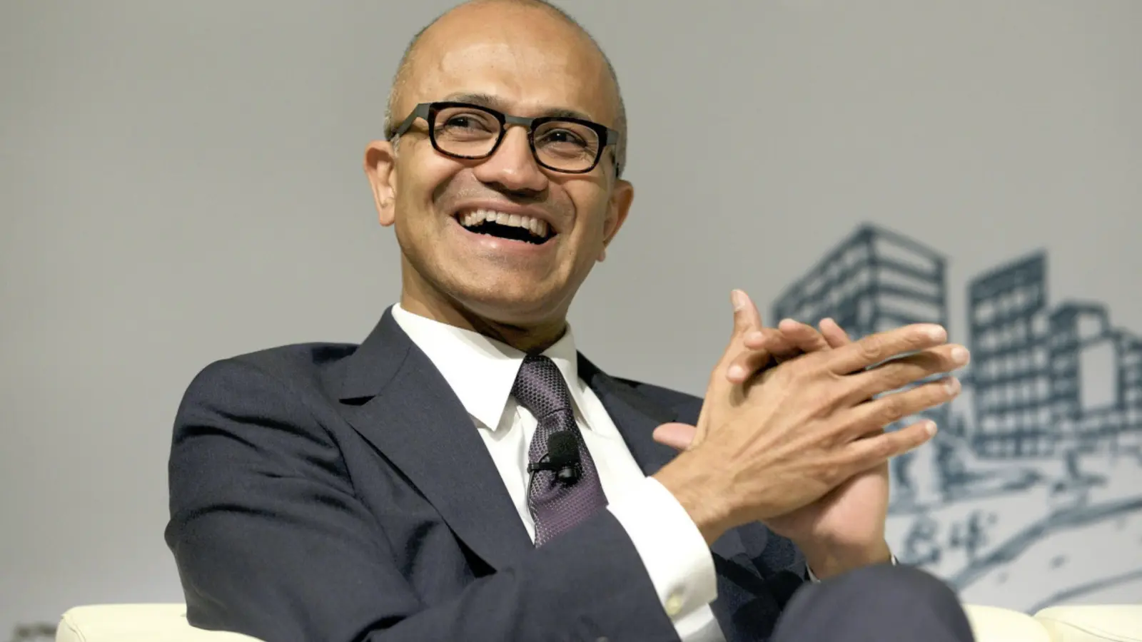 Nadella kasutab SEC-andmete analüüsiks Exceli agenti