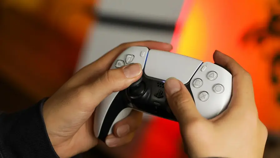 Sony patentis AI-ga ligipääsetavama mängupuldi süsteemi