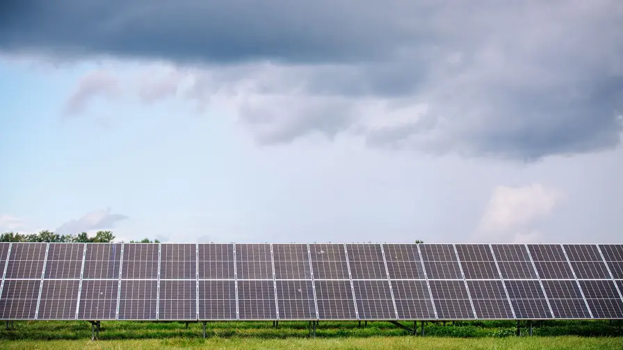 Raadi päikesepark toob odava elektri, kuid võrguriski